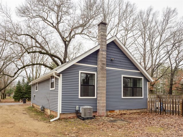 215 Bridge Road, Allegan, MI 49010