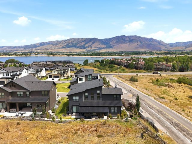 6399 E 950 S, Huntsville, UT 84317