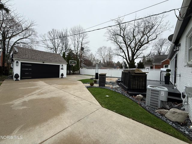 2410 Drummond Road, Toledo, OH 43606