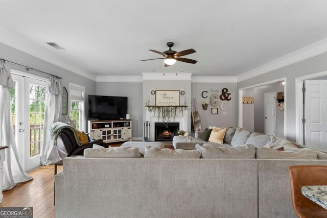 12 Grapevine Way NE, Cartersville, GA 30121