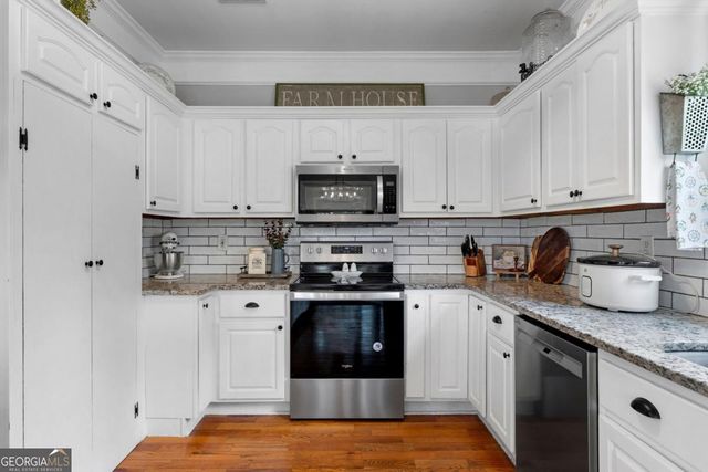 12 Grapevine Way NE, Cartersville, GA 30121
