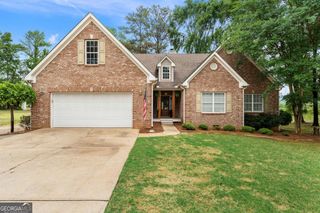 12 Grapevine Way NE, Cartersville, GA 30121