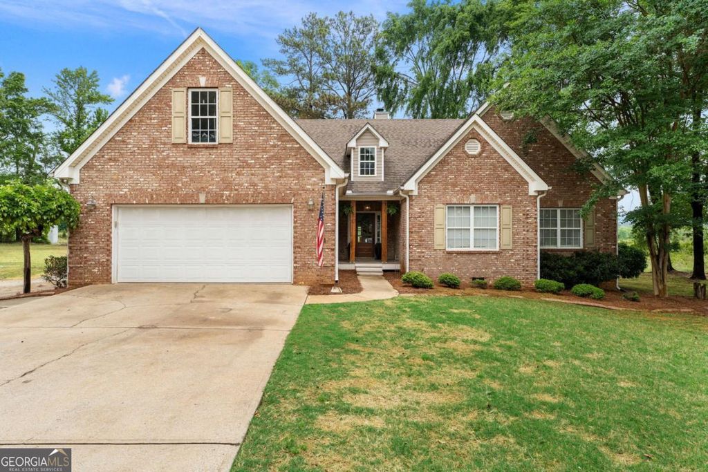 12 Grapevine Way NE, Cartersville, GA 30121