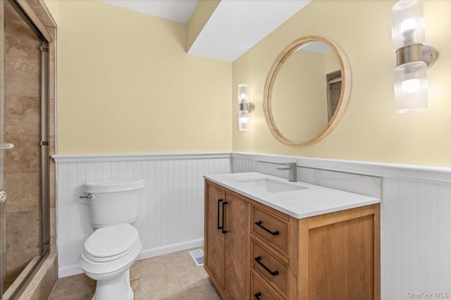 2 Westbourne Lane, Melville, NY 11747