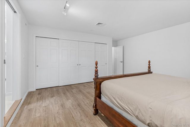 2 Westbourne Lane, Melville, NY 11747