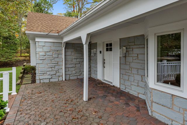 2 Westbourne Lane, Melville, NY 11747