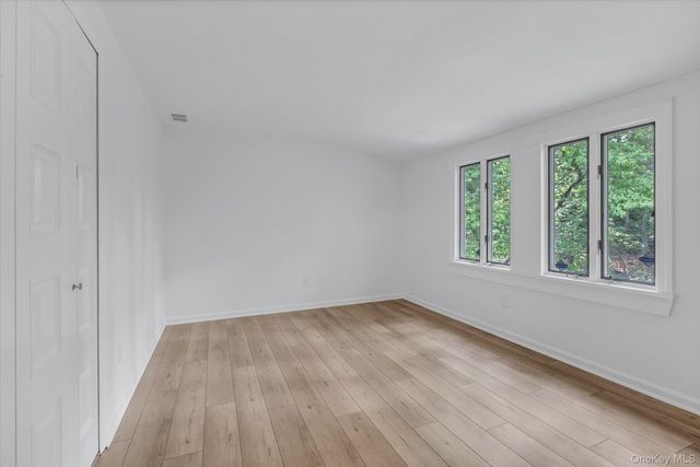 2 Westbourne Lane, Melville, NY 11747