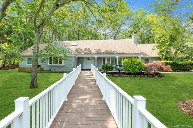 2 Westbourne Lane, Melville, NY 11747