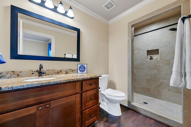 607 29th Street, Dickinson, TX 77539