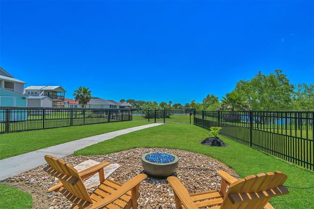 607 29th Street, Dickinson, TX 77539