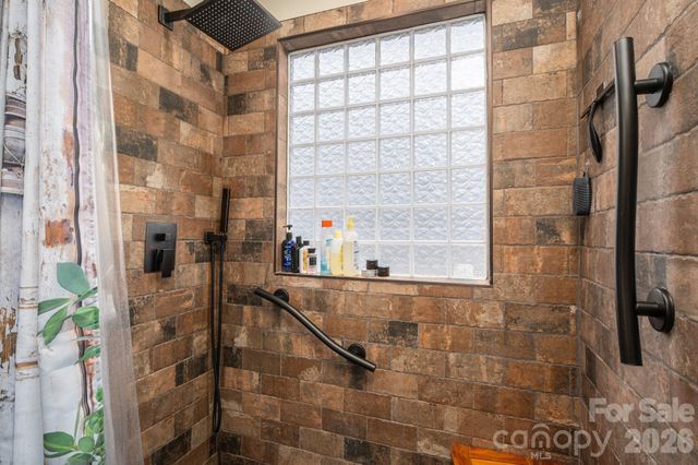 2033 Puetts Chapel Road, Bessemer City, NC 28016