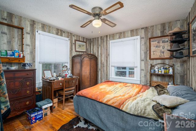 2033 Puetts Chapel Road, Bessemer City, NC 28016