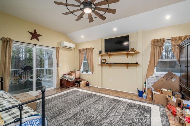 2033 Puetts Chapel Road, Bessemer City, NC 28016