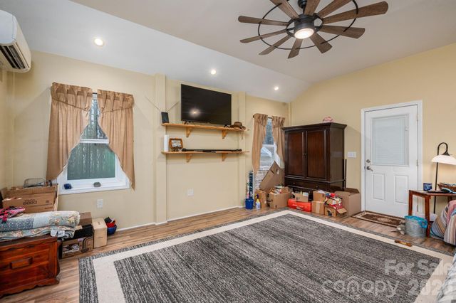 2033 Puetts Chapel Road, Bessemer City, NC 28016