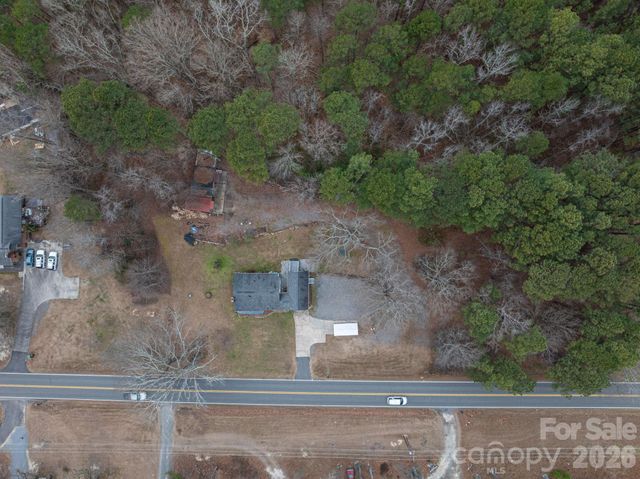 2033 Puetts Chapel Road, Bessemer City, NC 28016