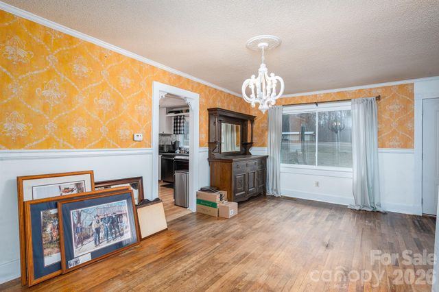 2033 Puetts Chapel Road, Bessemer City, NC 28016