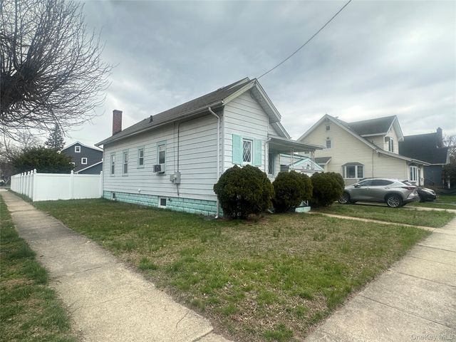 462 Pearl Street, Oceanside, NY 11572