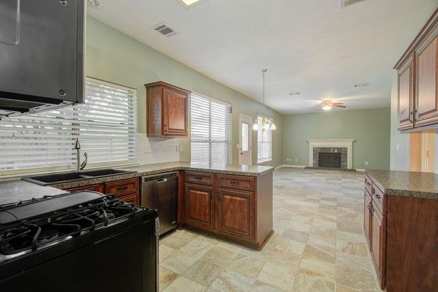 2917 Veva Drive, Pearland, TX 77584