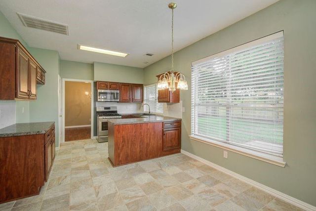 2917 Veva Drive, Pearland, TX 77584