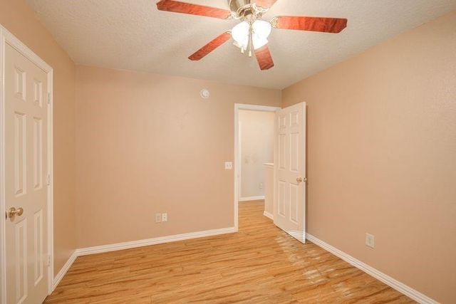 2917 Veva Drive, Pearland, TX 77584