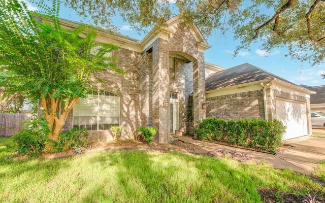 2917 Veva Drive, Pearland, TX 77584