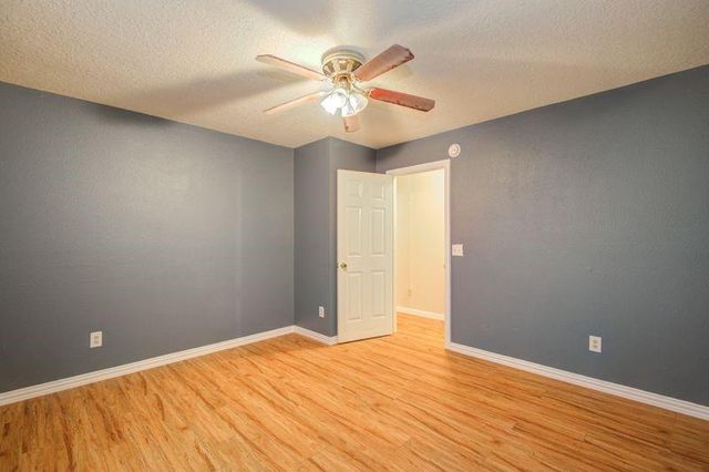 2917 Veva Drive, Pearland, TX 77584