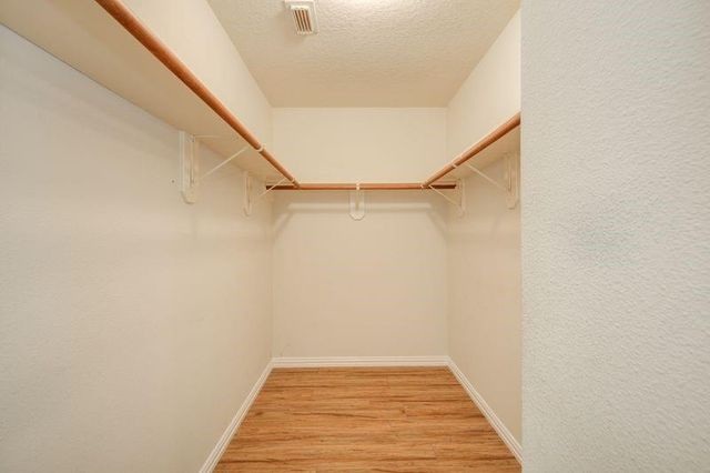 2917 Veva Drive, Pearland, TX 77584