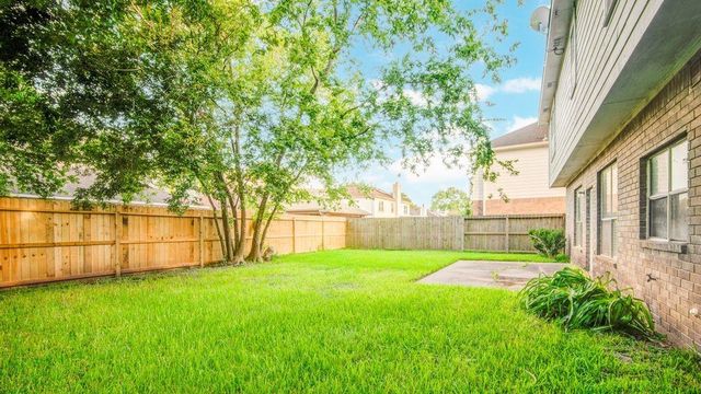 2917 Veva Drive, Pearland, TX 77584