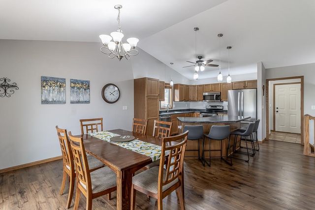 201 Pebble Creek Drive, Mankato, MN 56001