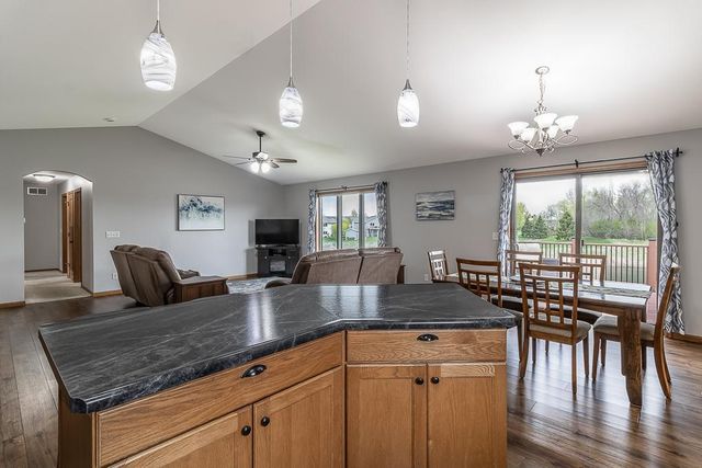 201 Pebble Creek Drive, Mankato, MN 56001