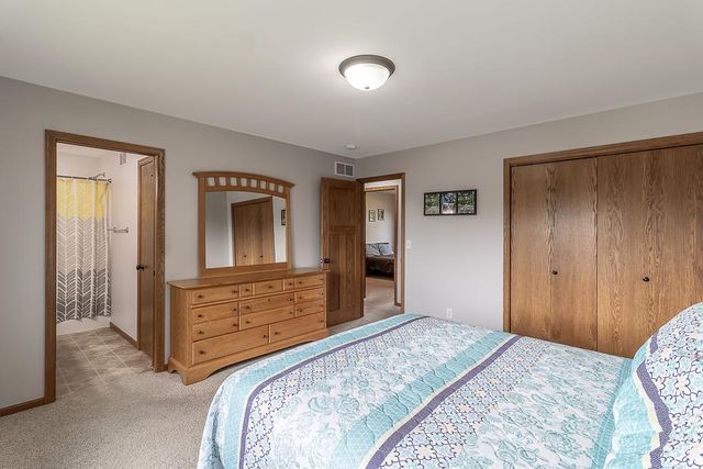 201 Pebble Creek Drive, Mankato, MN 56001