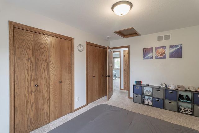 201 Pebble Creek Drive, Mankato, MN 56001