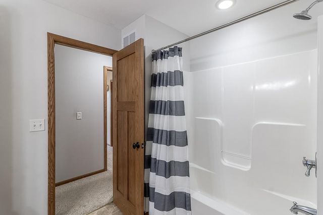 201 Pebble Creek Drive, Mankato, MN 56001