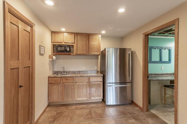 201 Pebble Creek Drive, Mankato, MN 56001