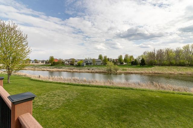 201 Pebble Creek Drive, Mankato, MN 56001