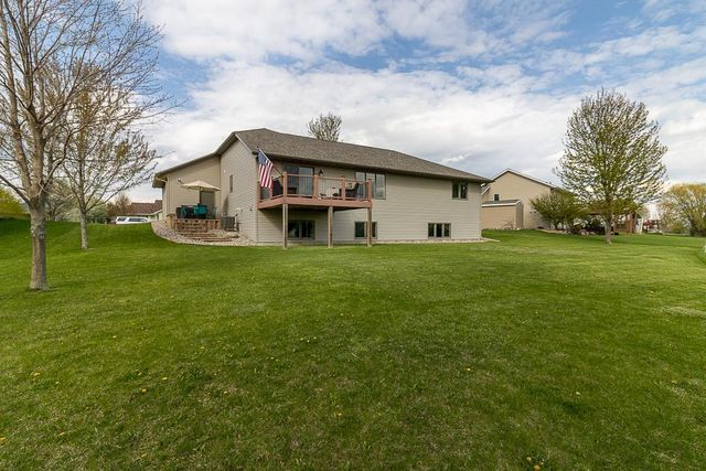 201 Pebble Creek Drive, Mankato, MN 56001