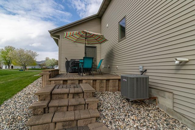 201 Pebble Creek Drive, Mankato, MN 56001