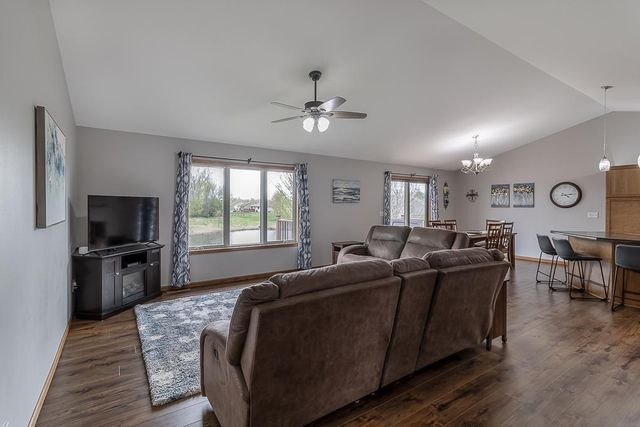201 Pebble Creek Drive, Mankato, MN 56001