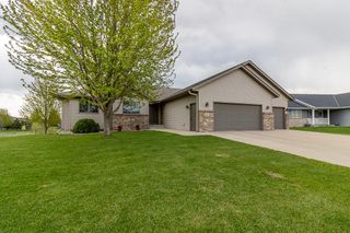 201 Pebble Creek Drive, Mankato, MN 56001