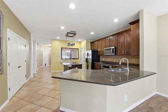 9255 SOUTHERN CHARM CIRCLE, Brooksville, FL 34613