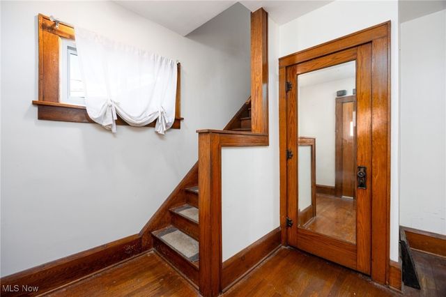 241 24th Street NW, Barberton, OH 44203