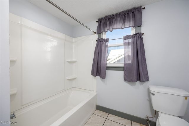 241 24th Street NW, Barberton, OH 44203