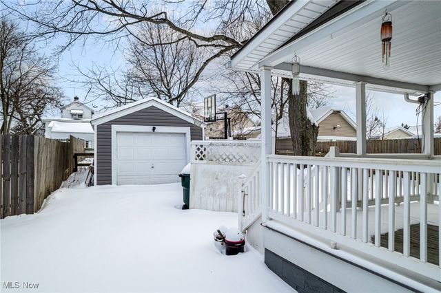 241 24th Street NW, Barberton, OH 44203