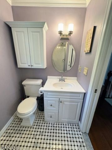 77 Plum Brook Road, Raritan Twp., NJ 08822