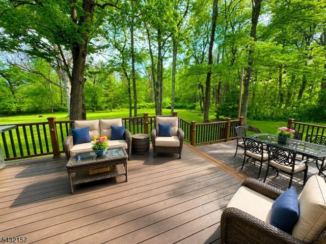 77 Plum Brook Road, Raritan Twp., NJ 08822