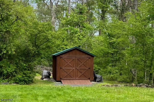 77 Plum Brook Road, Raritan Twp., NJ 08822