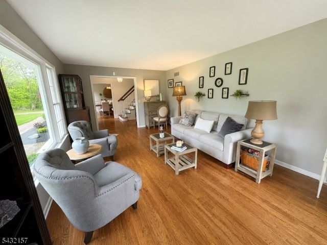 77 Plum Brook Road, Raritan Twp., NJ 08822