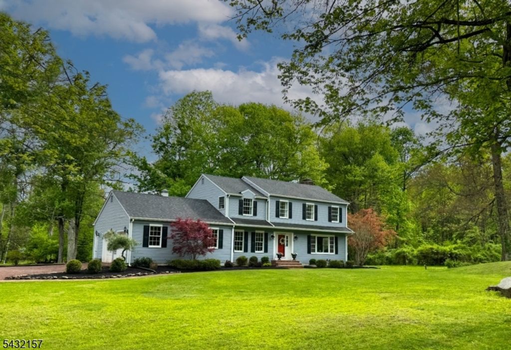77 Plum Brook Road, Raritan Twp., NJ 08822
