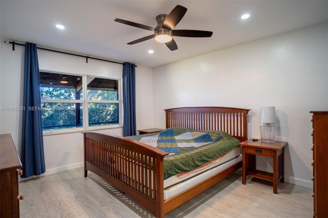 135 Essex Rd 2-28, Hollywood, FL 33024