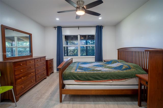 135 Essex Rd 2-28, Hollywood, FL 33024